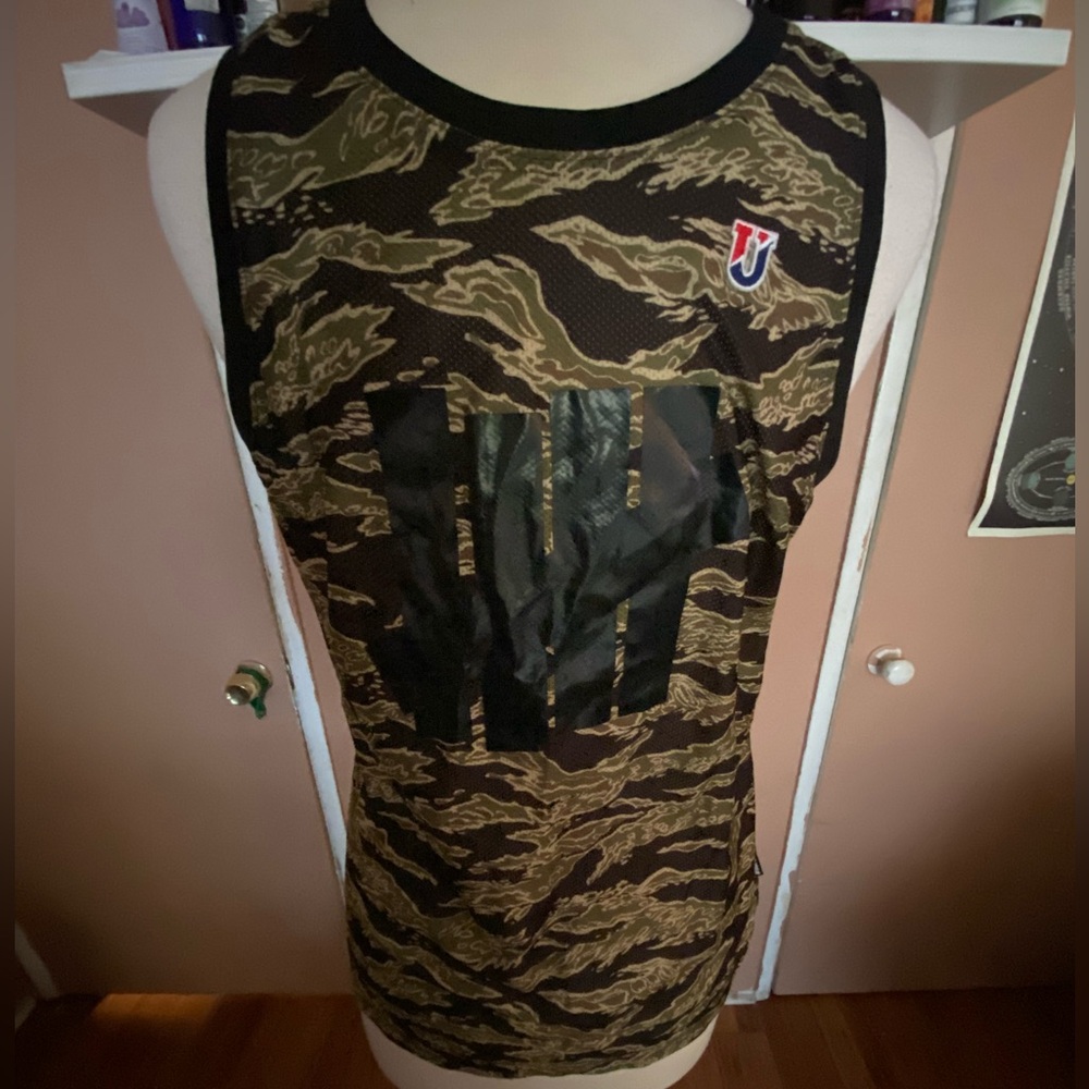 Undefeated UNDFTD basketball Jersey Camouflage camo size small unisex